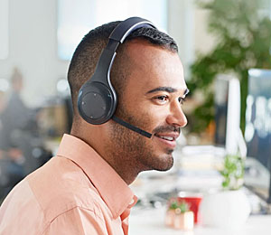 Das Logitech kabellose Bluetooth Headset H800